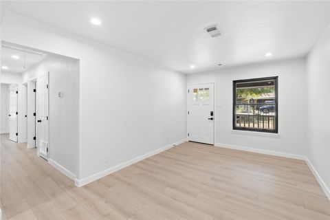 Tiny photo for 106 east lola DR, Austin, TX 78753 (MLS # 9100413)