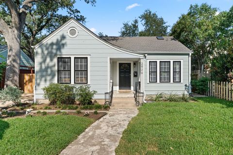 Photo of 2906 French PL, Austin, TX 78722 (MLS # 8108411)