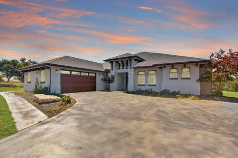 Photo of 21603 Thomas CV, Lago Vista, TX 78645 (MLS # 5214465)