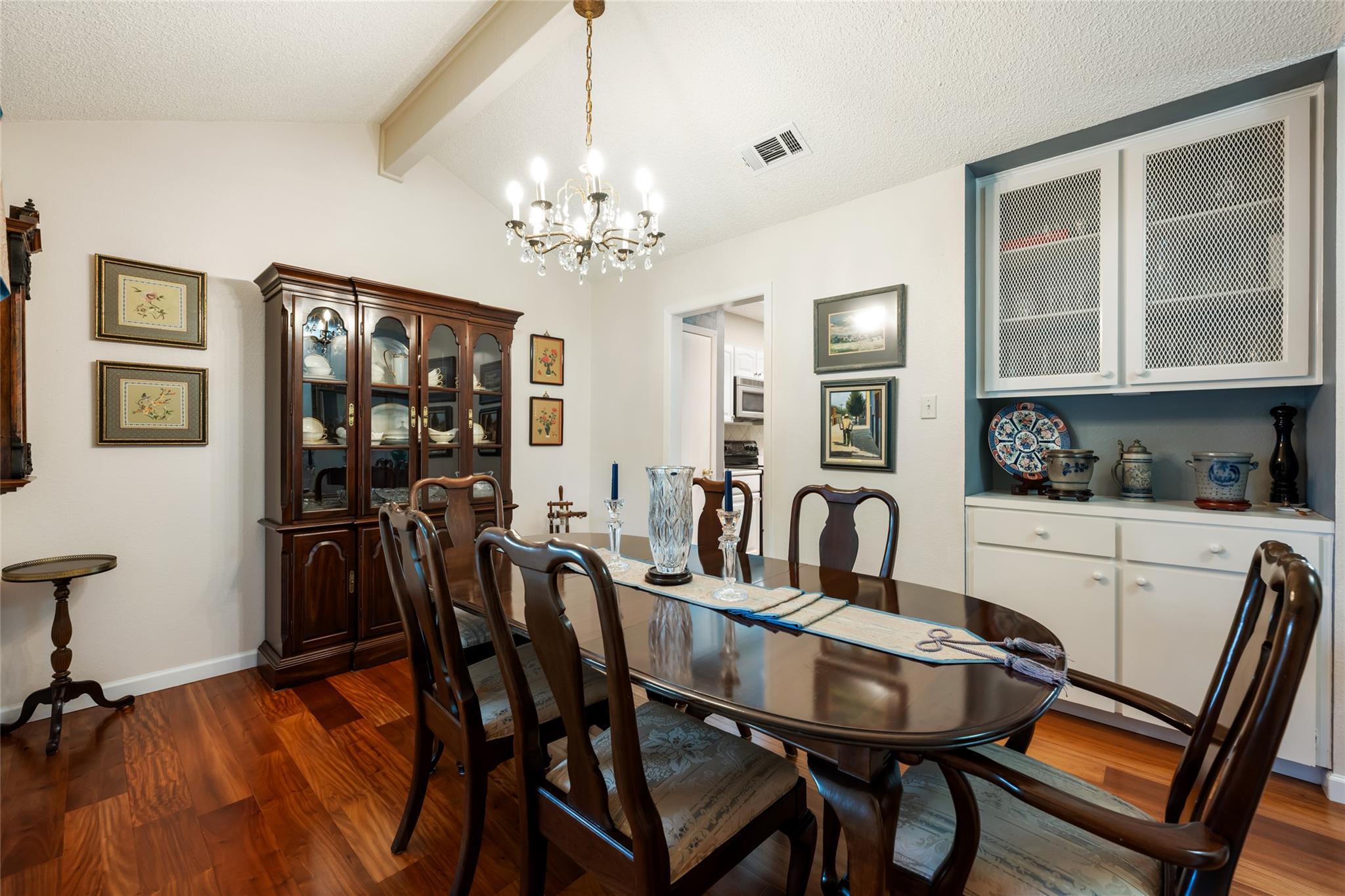 111 Spanish Oak CIR