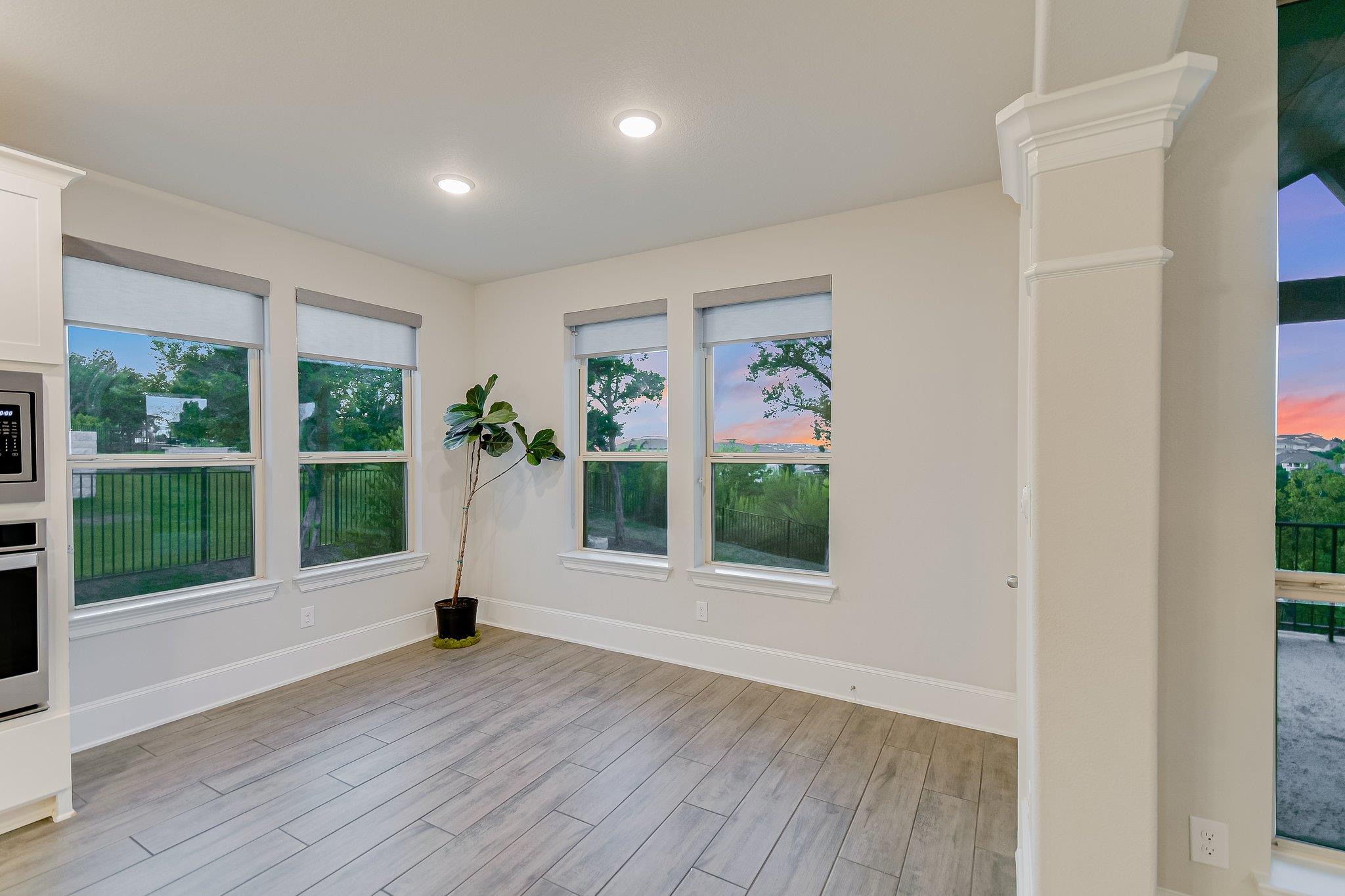 Lakeway, Texas 78738, United States, 4 Bedrooms Bedrooms, ,4 BathroomsBathrooms,Residential,Active,206303