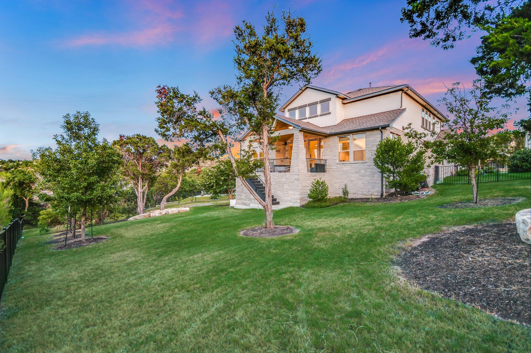 Lakeway, Texas 78738, United States, 4 Bedrooms Bedrooms, ,4 BathroomsBathrooms,Residential,Active,206303