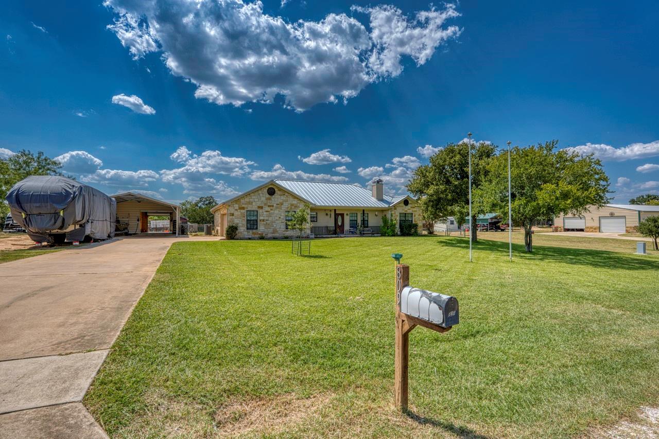 809 Skyline DR