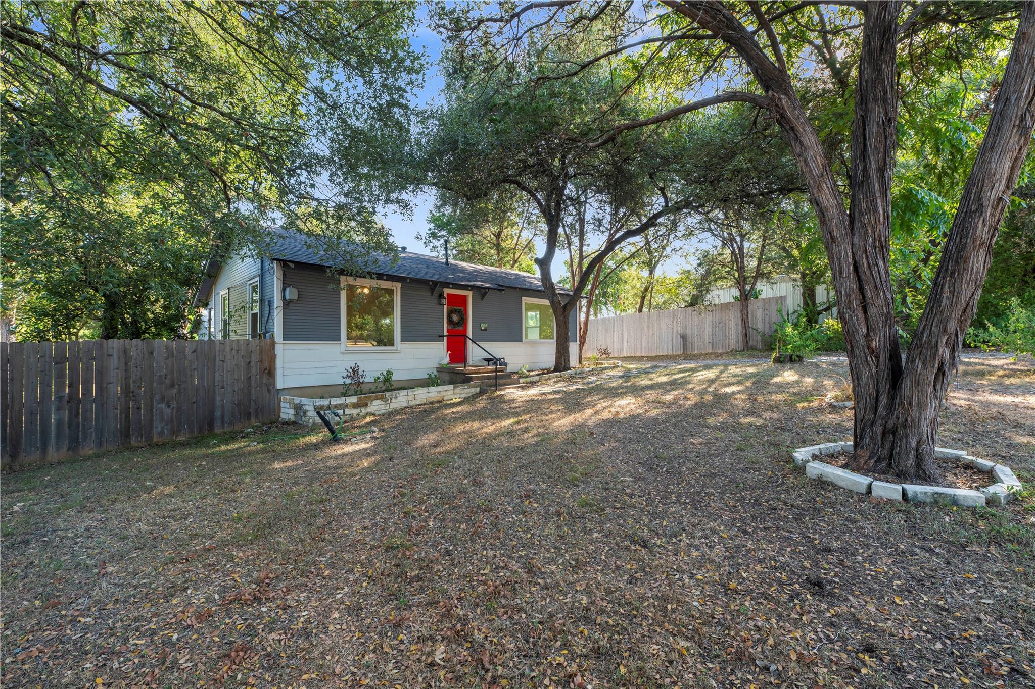 140 E 15th Ave