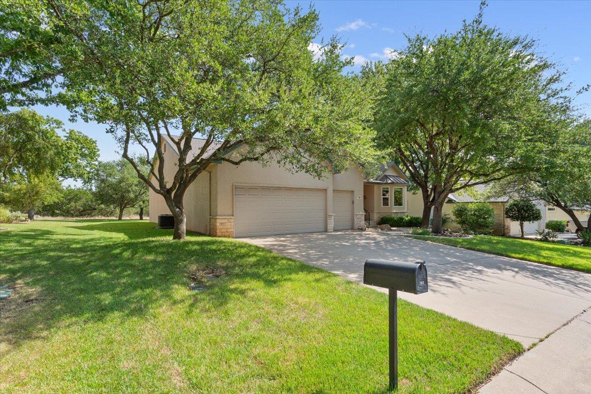 109 Yaupon LN