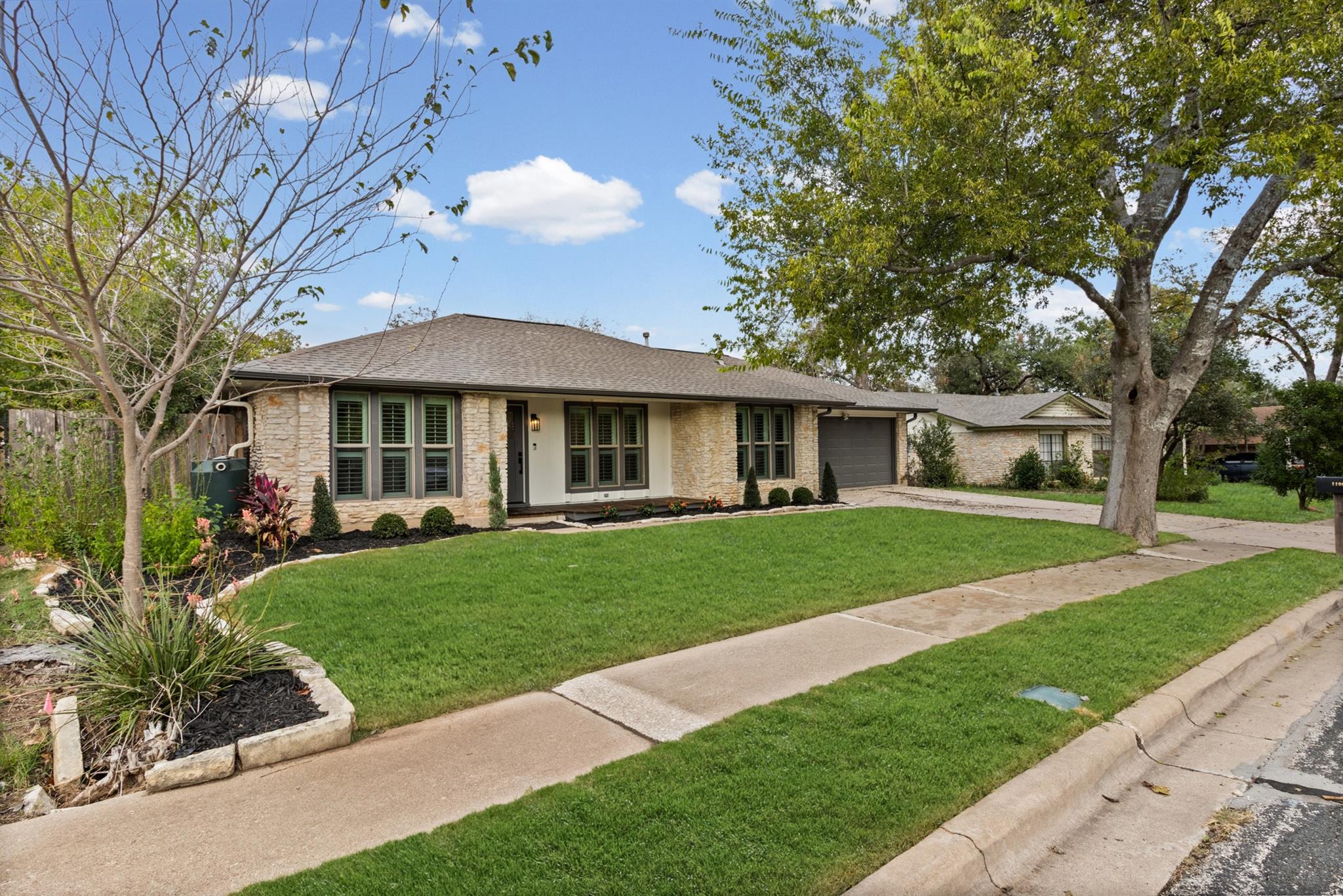 11004 Rustic Manor LN