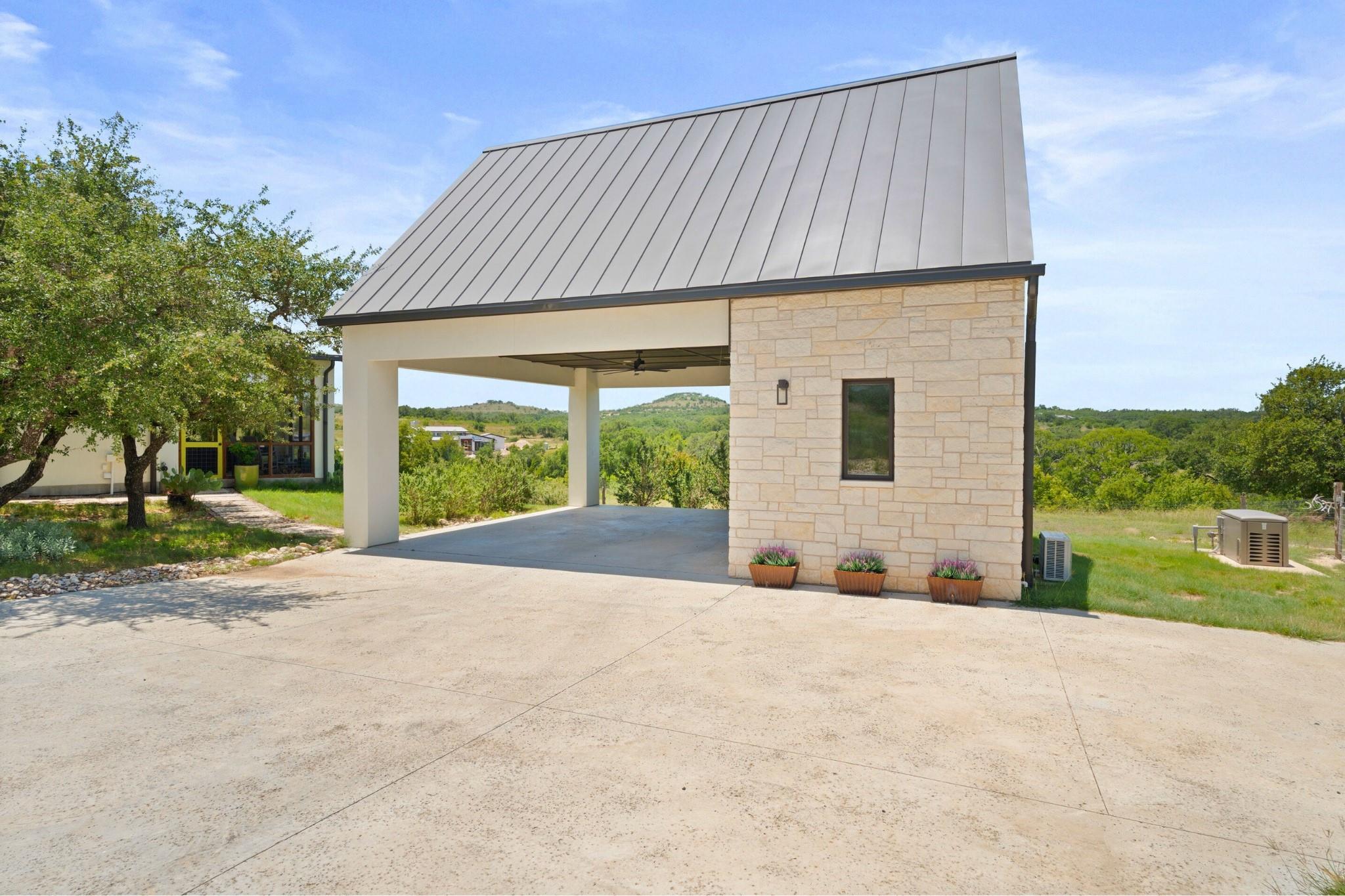 577 Cattle Creek RD