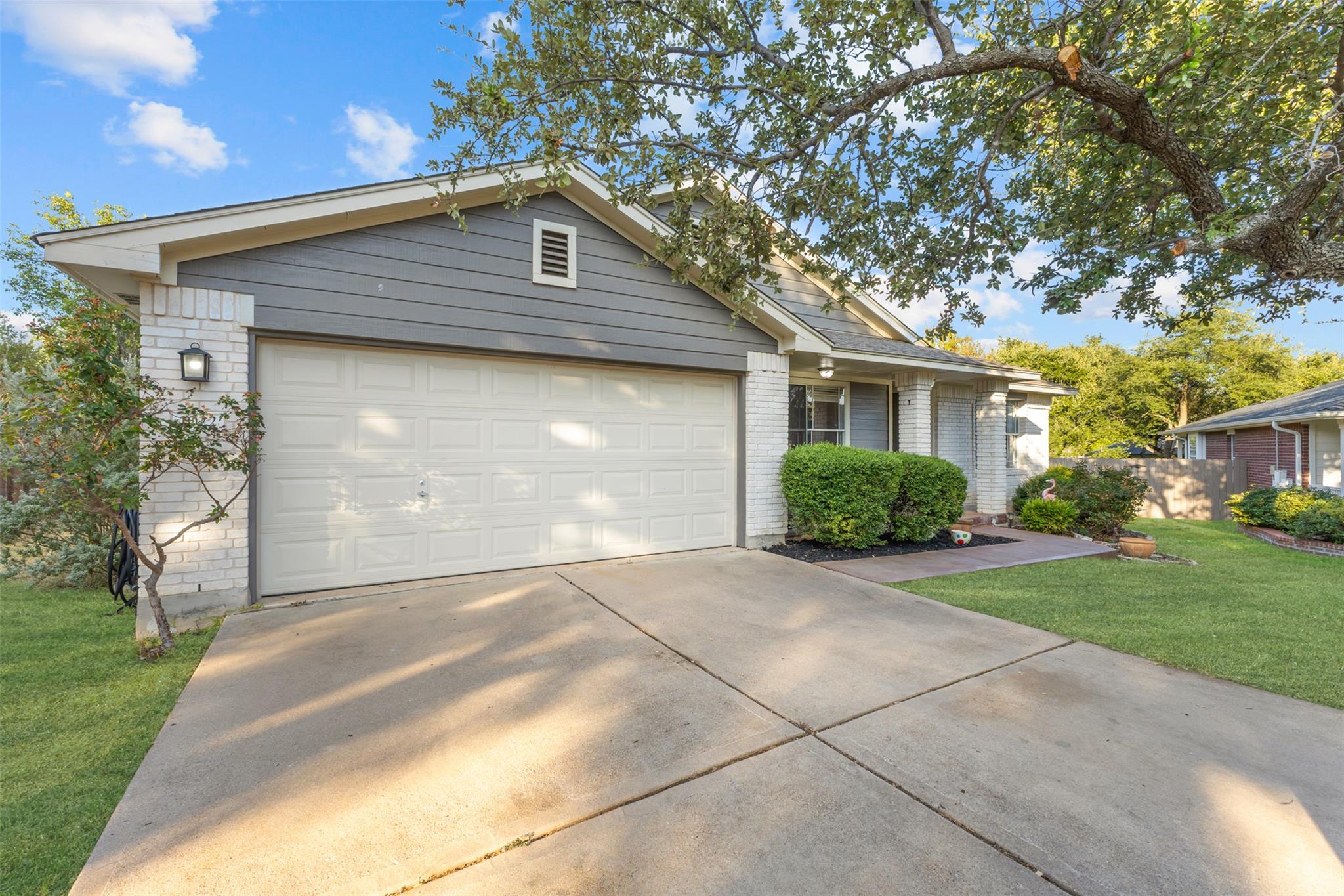 1022 Balanced Rock PL