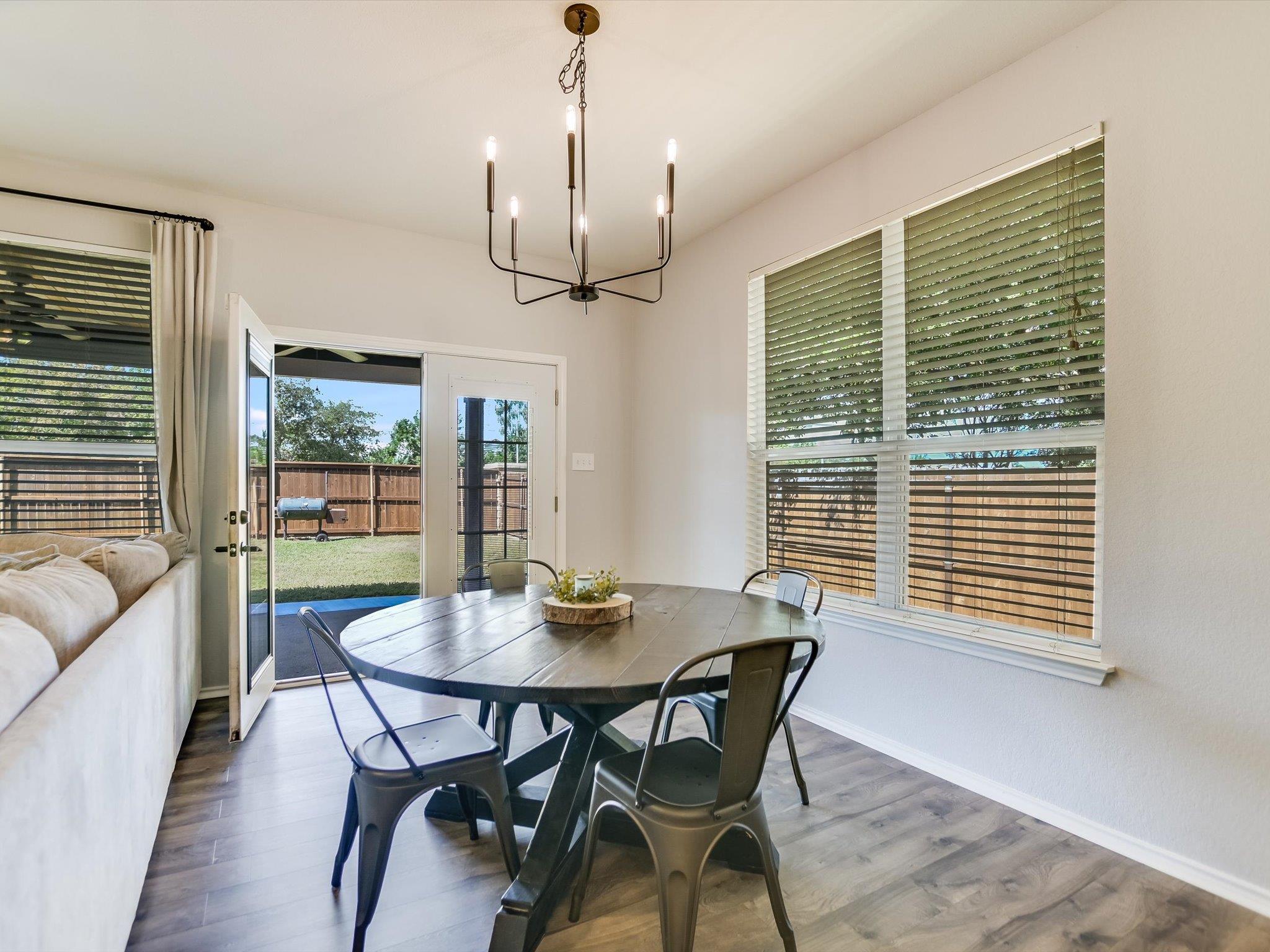 241 Sunnyside DR