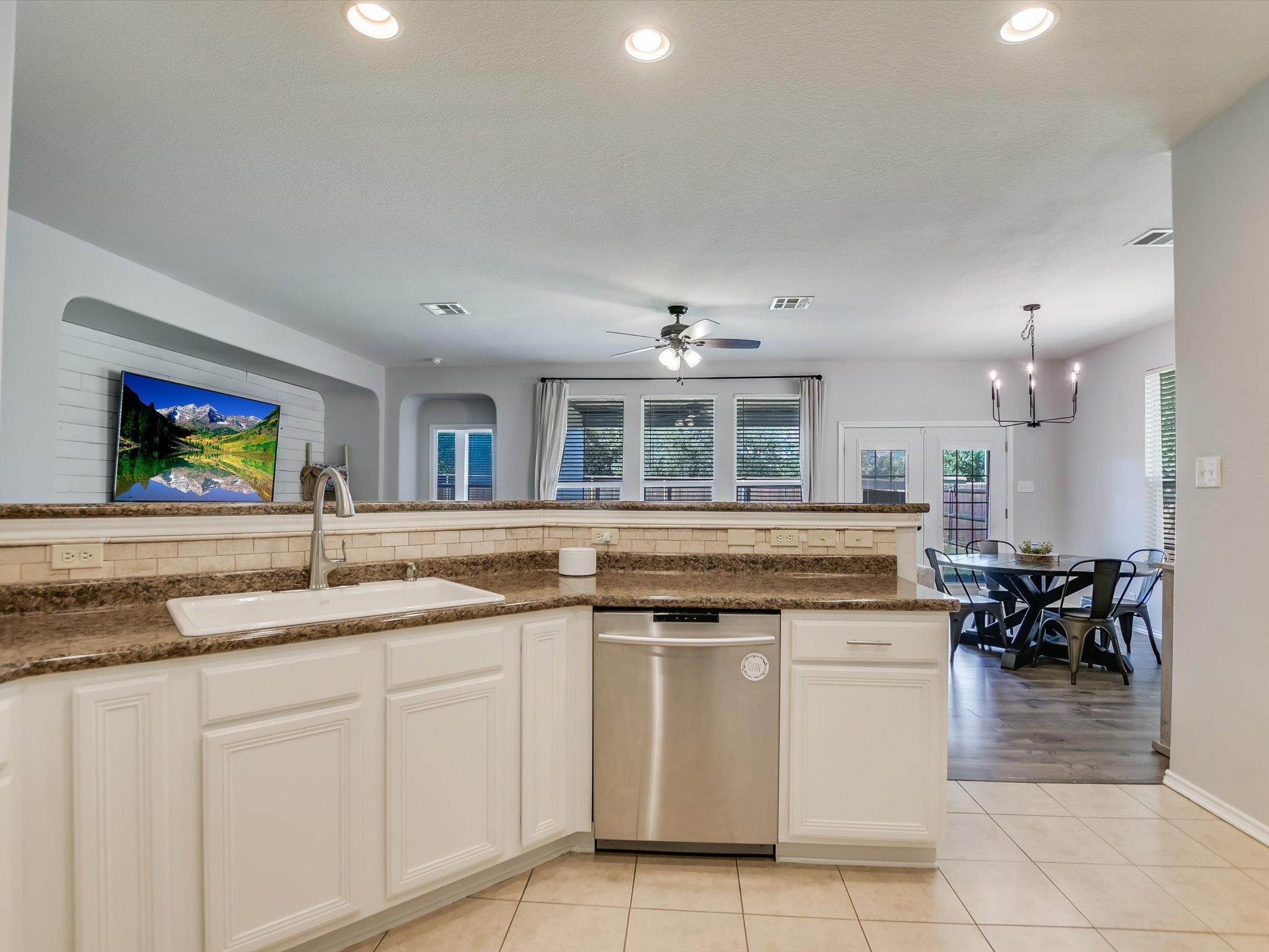 241 Sunnyside DR