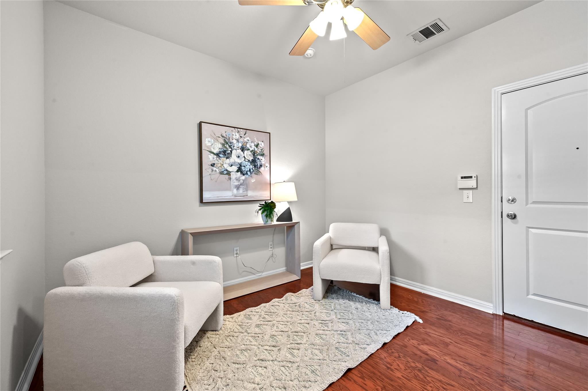 1115 Kinney Ave 6