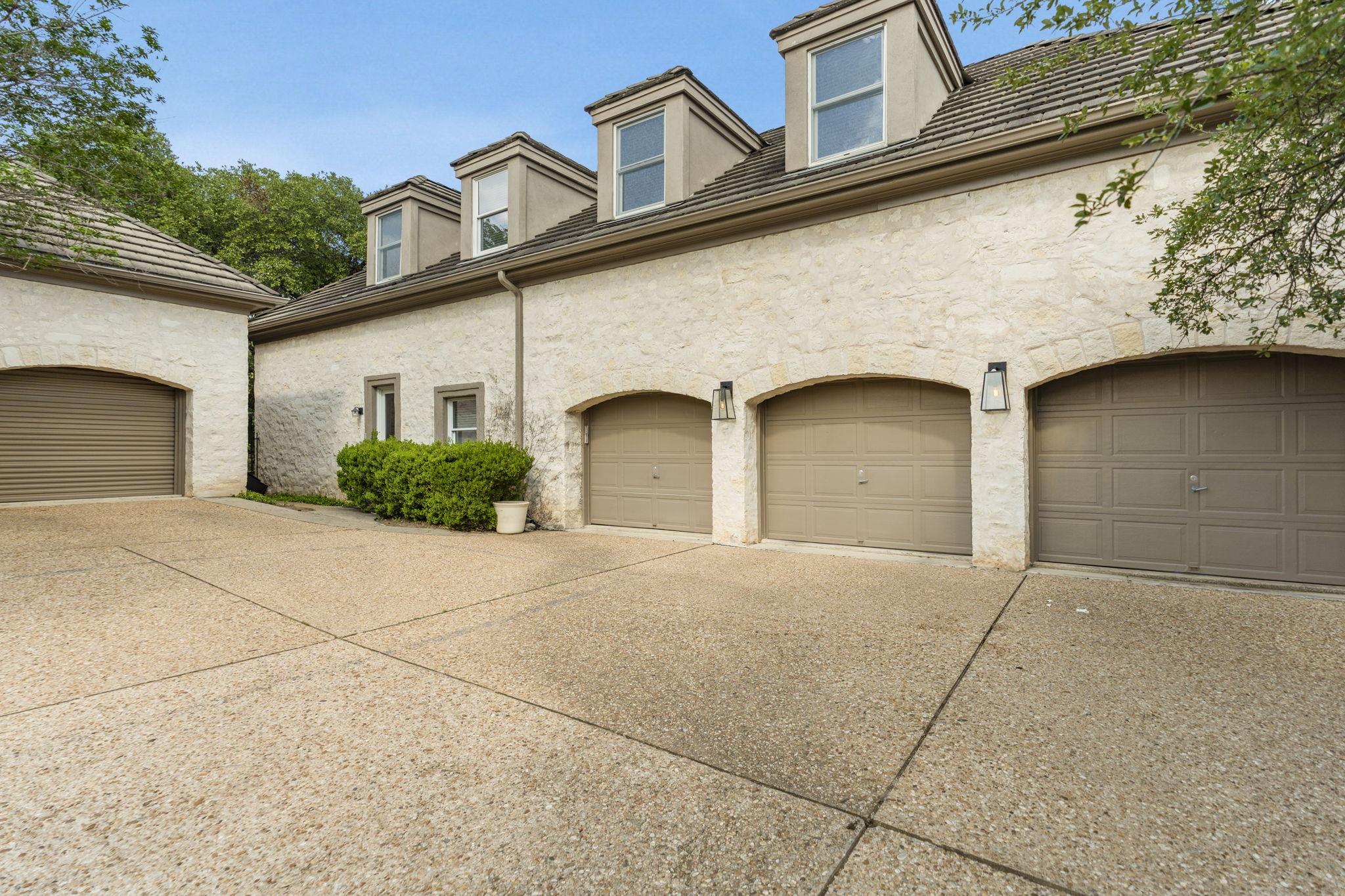 8616 Mendocino DR