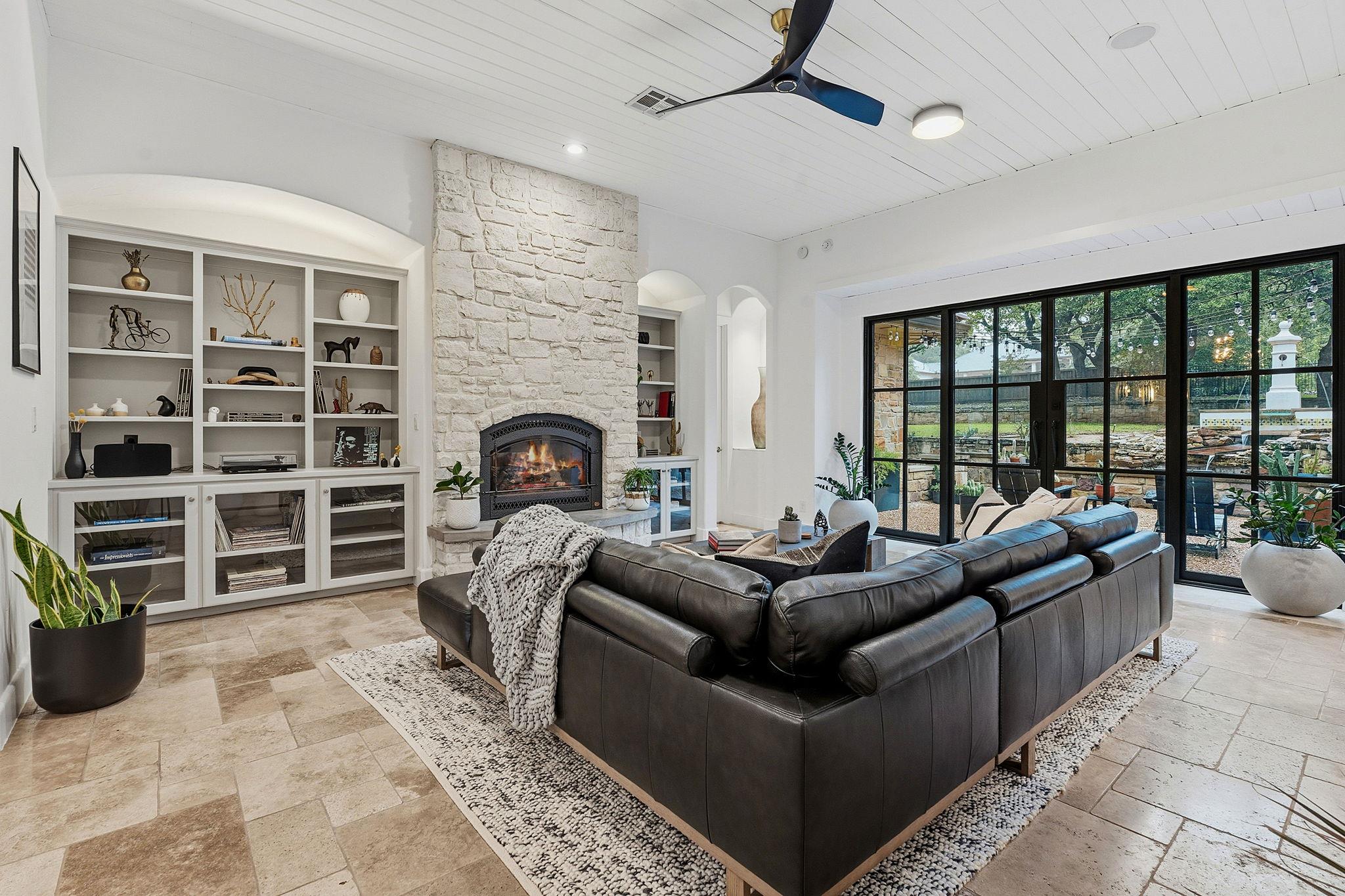 113 Silverstone DR