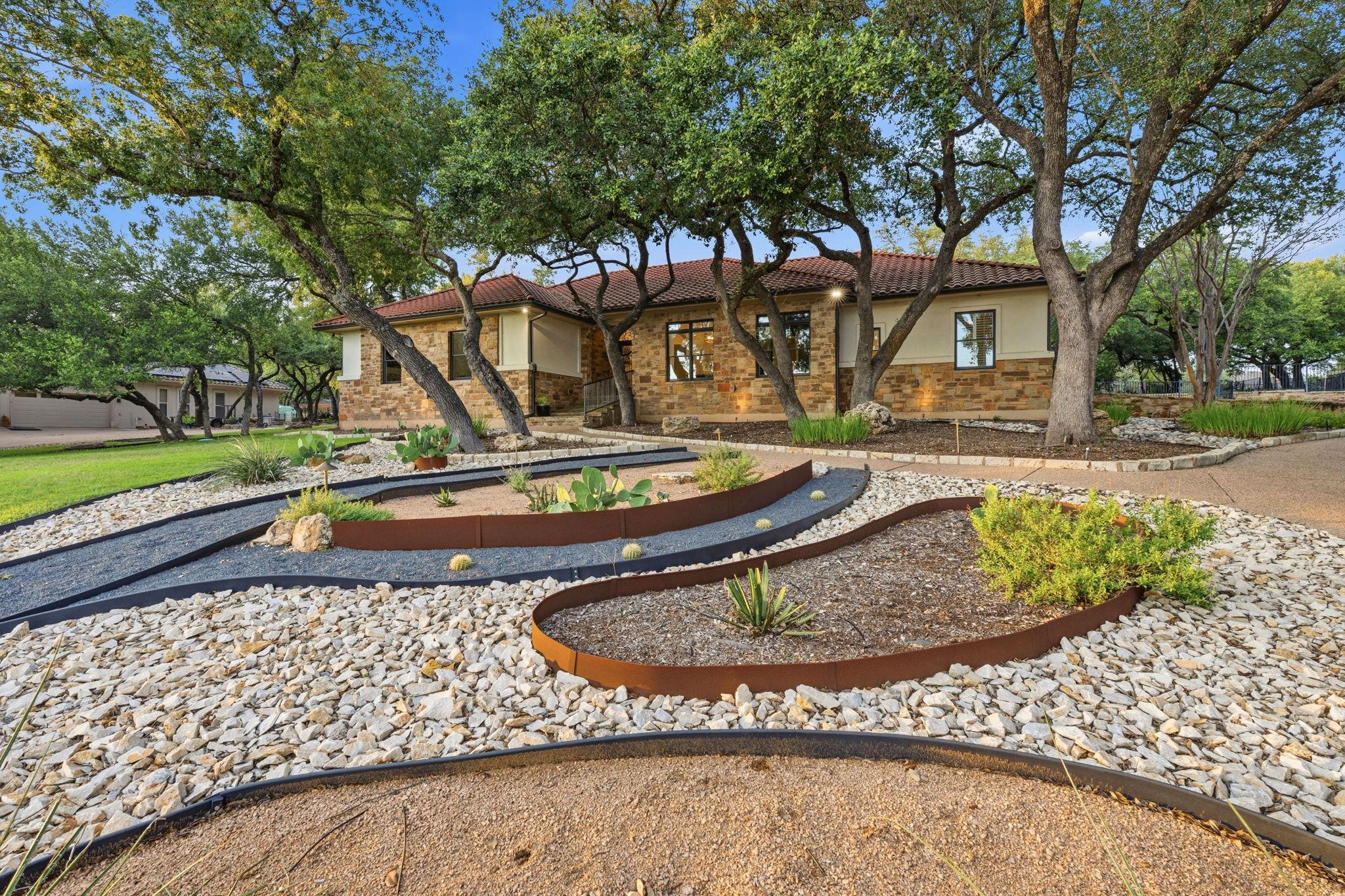 113 Silverstone DR