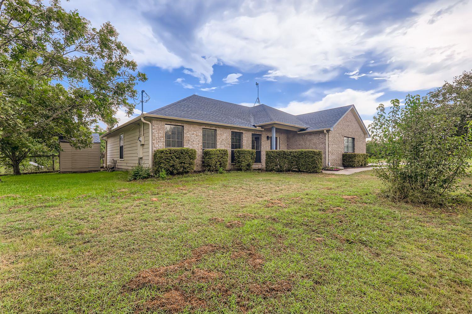 701 Shin Oak LN