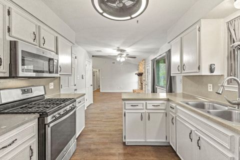 Tiny photo for 413 Suzzane RD, Pflugerville, TX 78660 (MLS # 2079511)