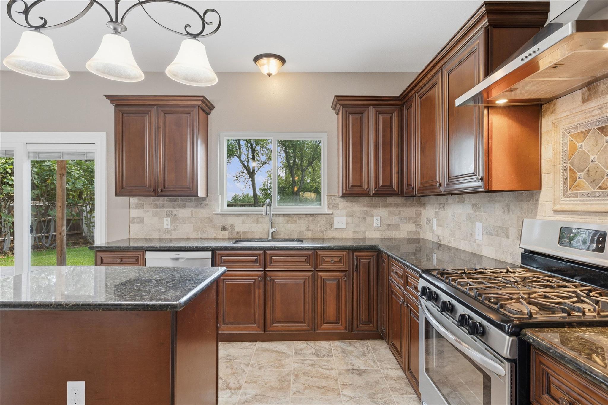 1928 Barnett DR