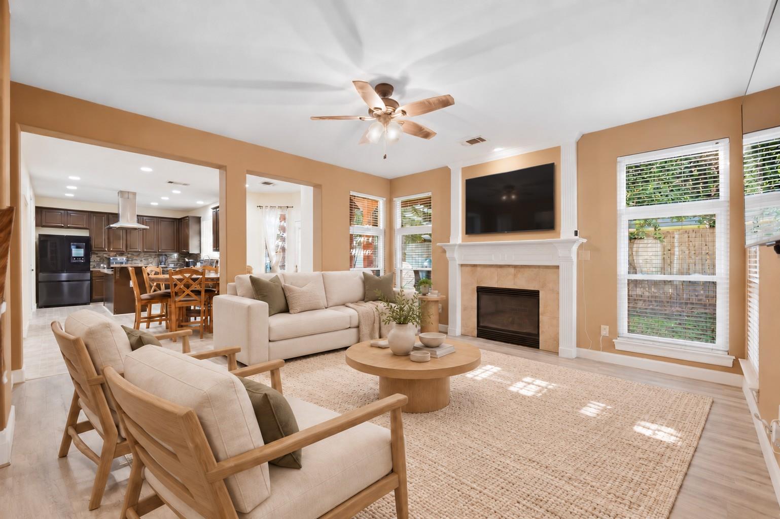 2129 Clear Lake PL