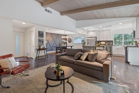 Photo of 6610 Greensboro DR, Austin, TX 78723 (MLS # 9499764)