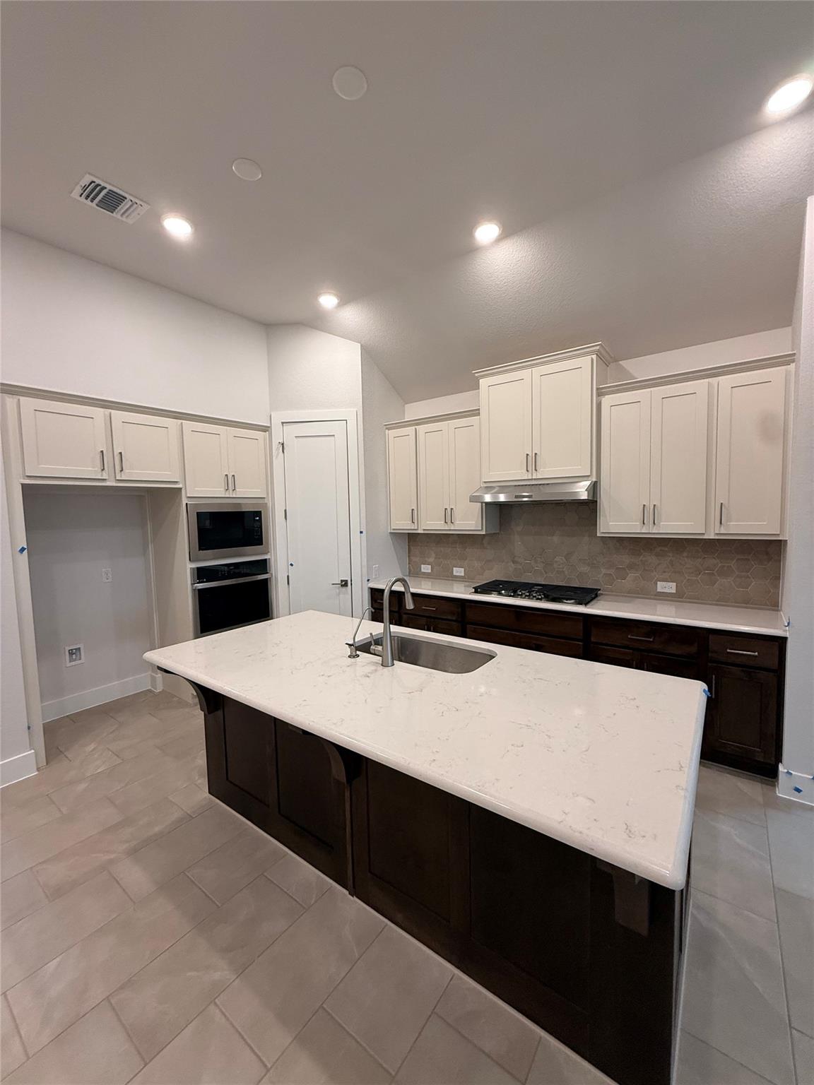 252 Basket Flower LOOP