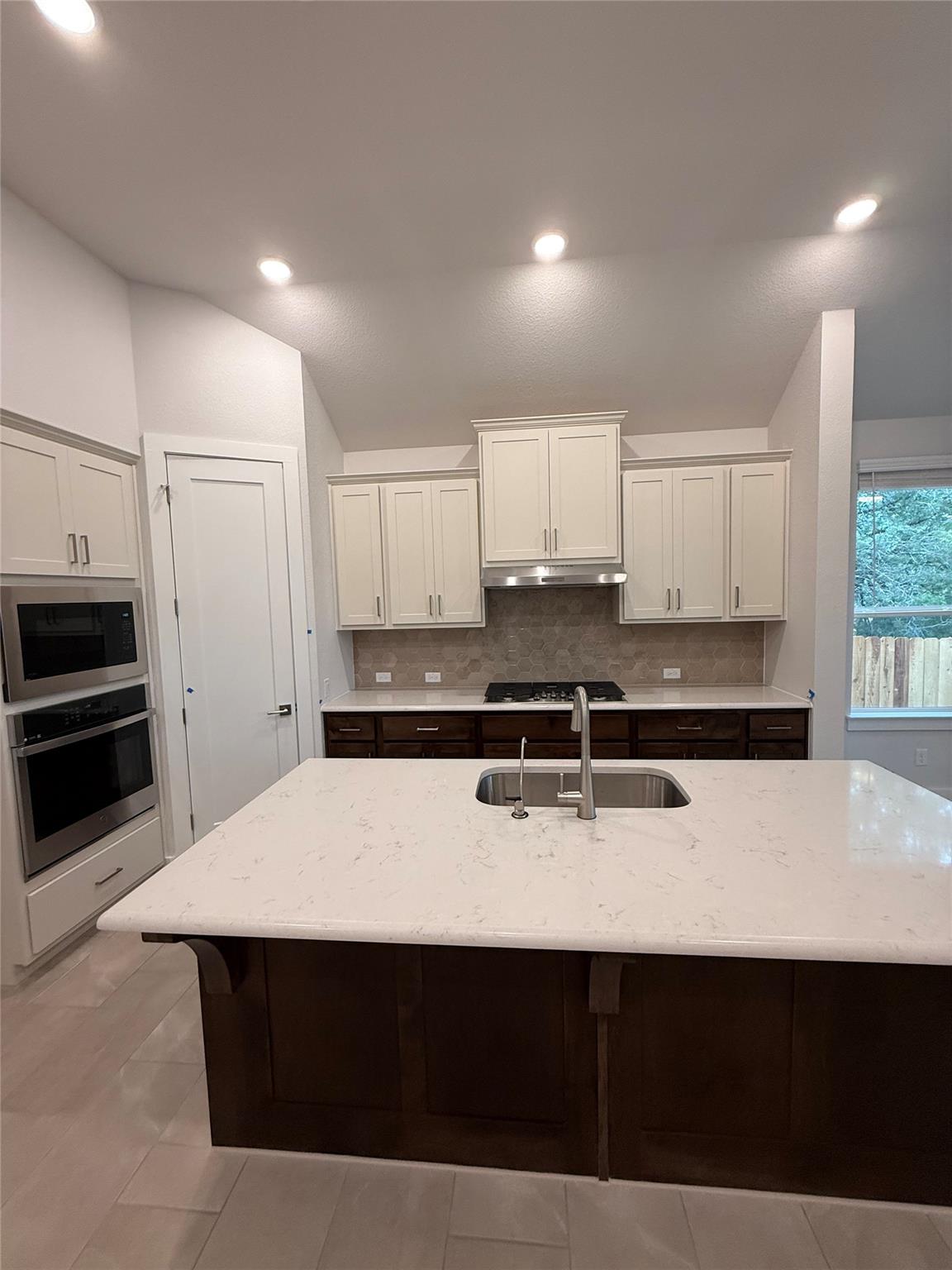 252 Basket Flower LOOP