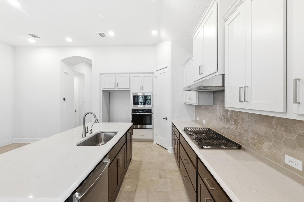 252 Basket Flower LOOP