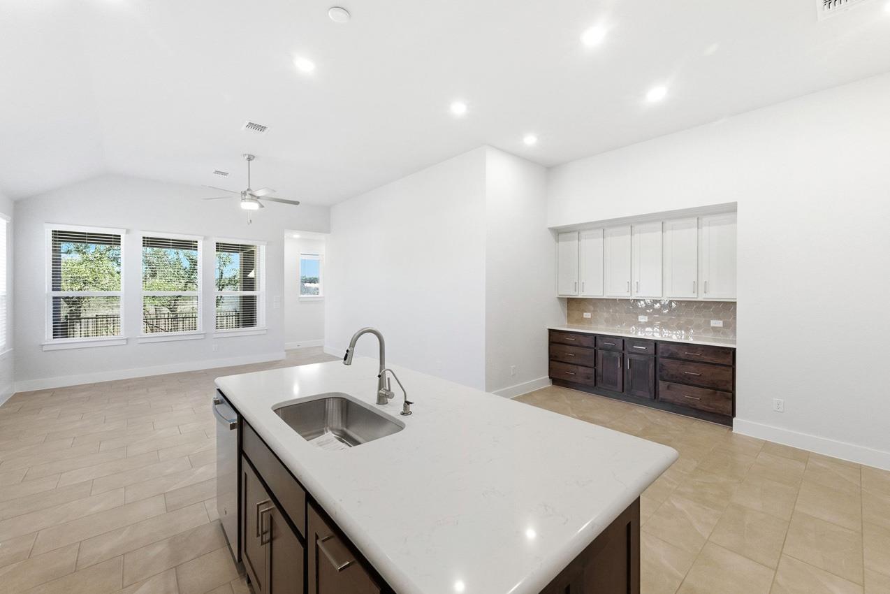 252 Basket Flower LOOP