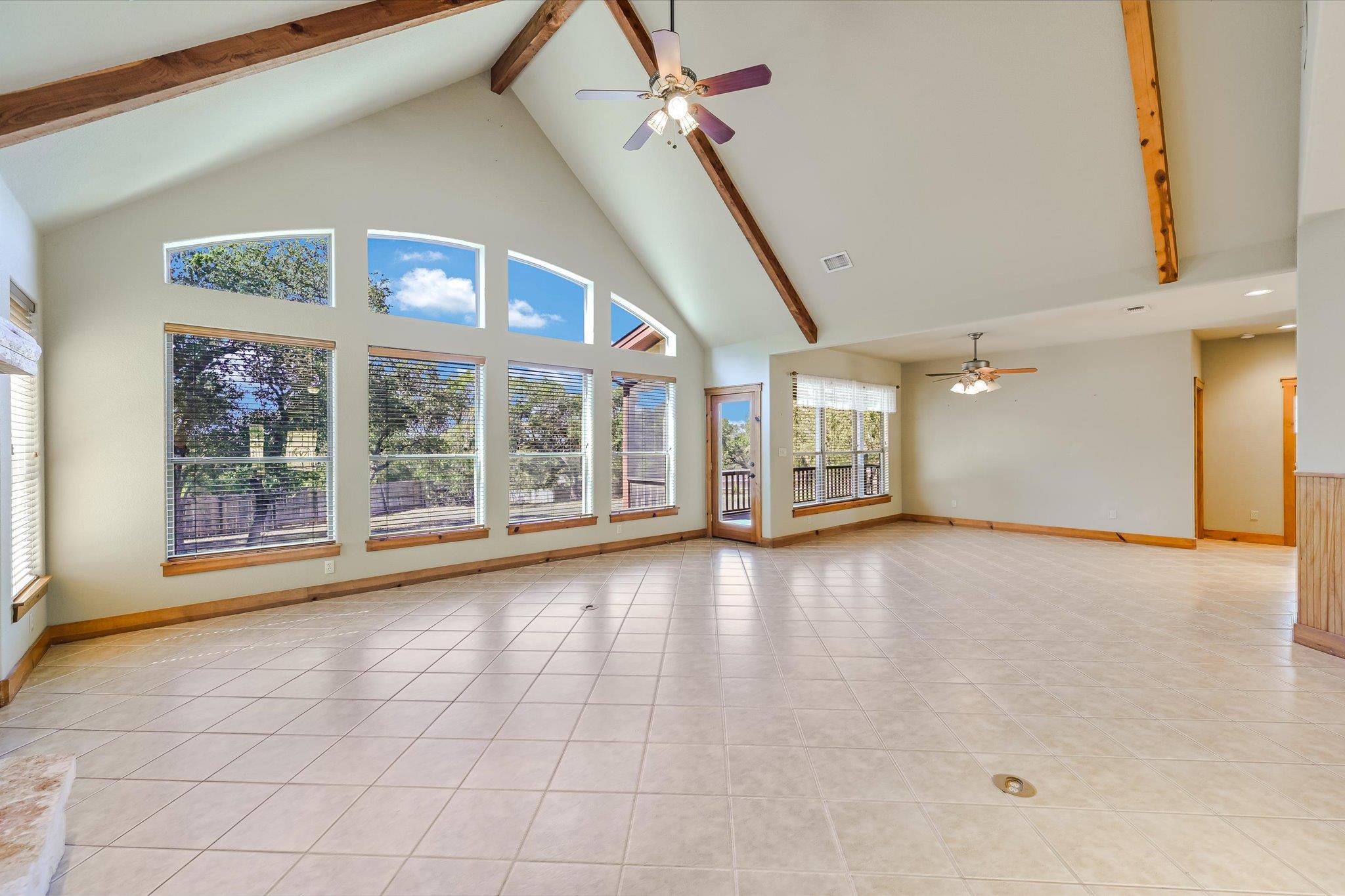 404 W View DR