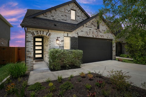 Photo of 8009 Copper Prairie BND, Lago Vista, TX 78645 (MLS # 1377090)