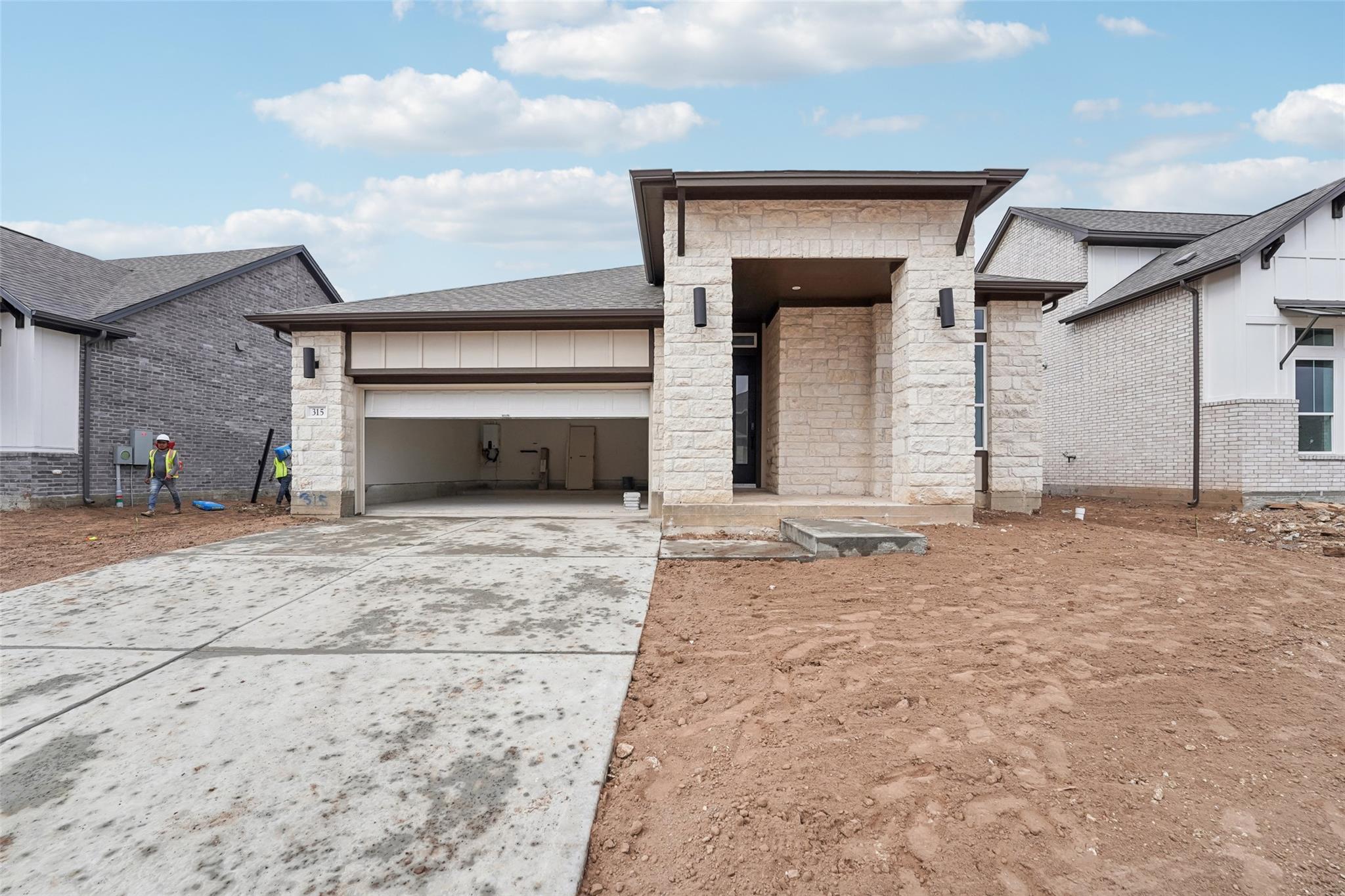 315 San Saba DR