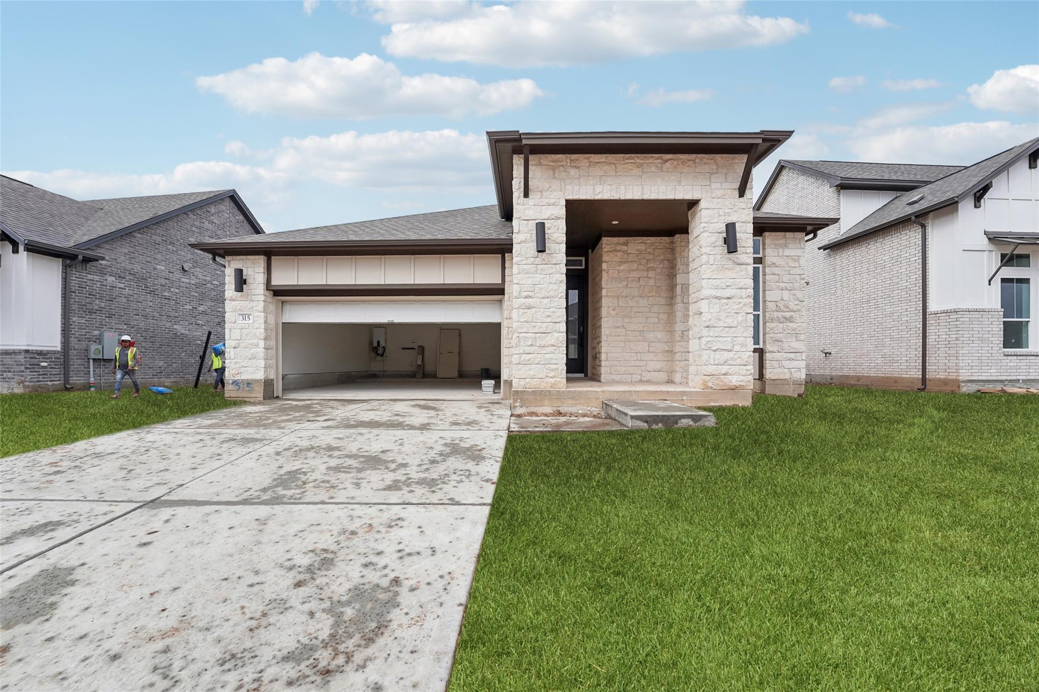 315 San Saba DR