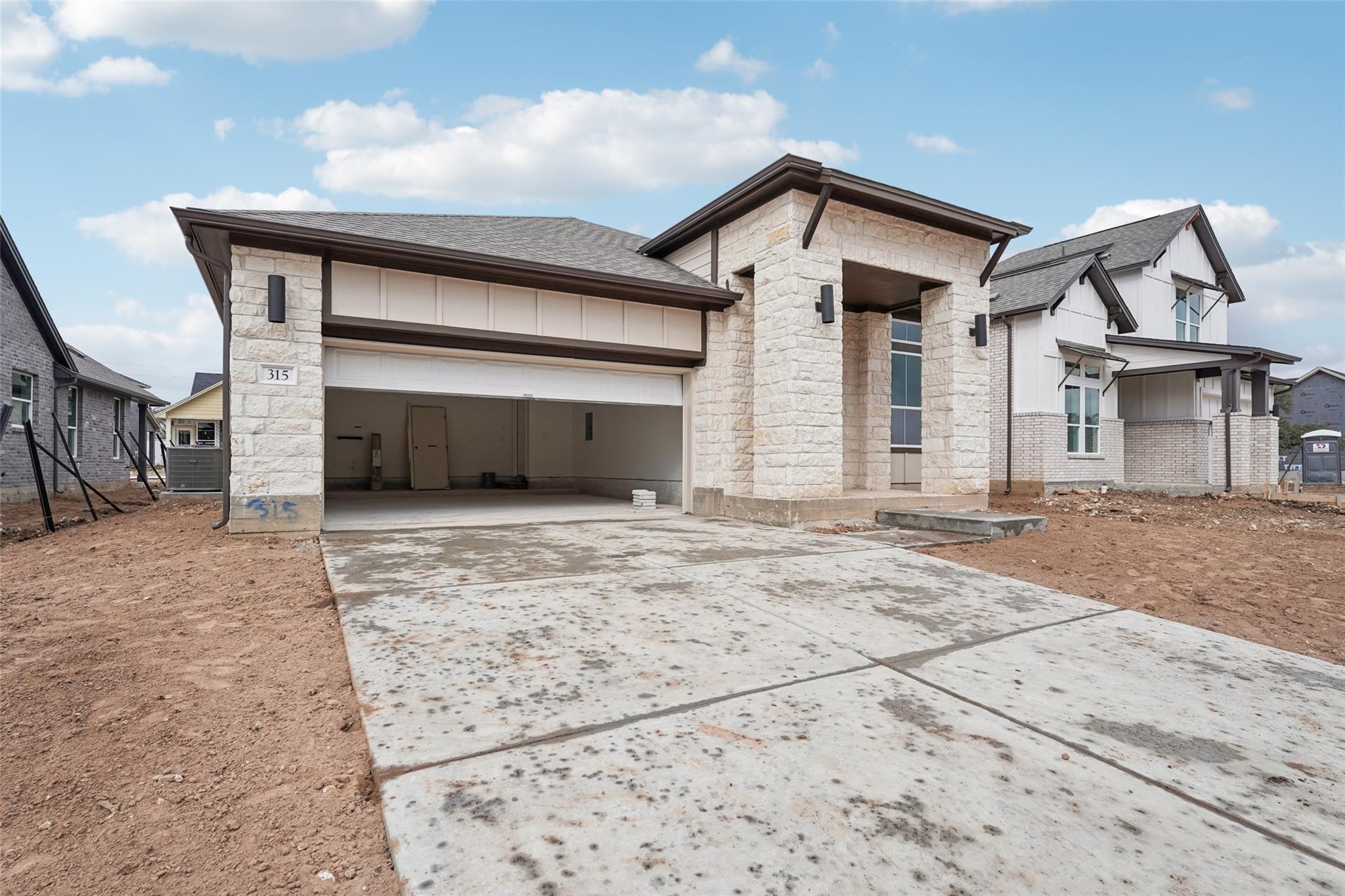 315 San Saba DR