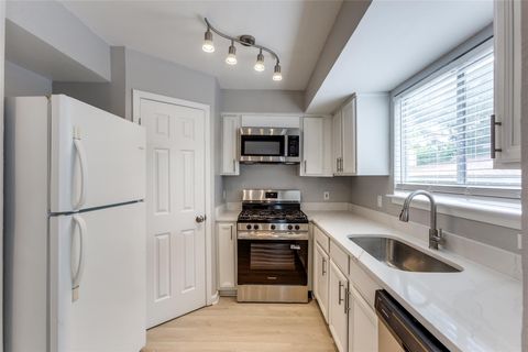 Tiny photo for 2005 Glen Allen ST #105, Austin, TX 78704 (MLS # 2729803)