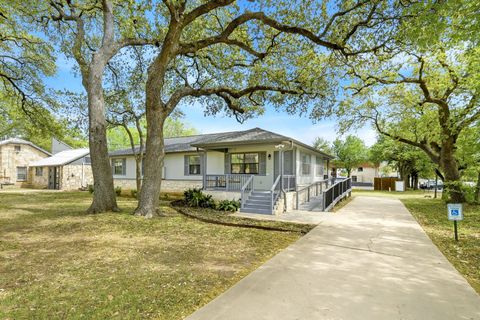 Photo of 403 W Anderson Ave, Round Rock, TX 78664 (MLS # 6212736)