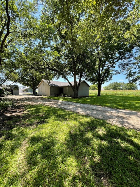 Photo of 4213 N Main ST, Taylor, TX 76574 (MLS # 6050234)