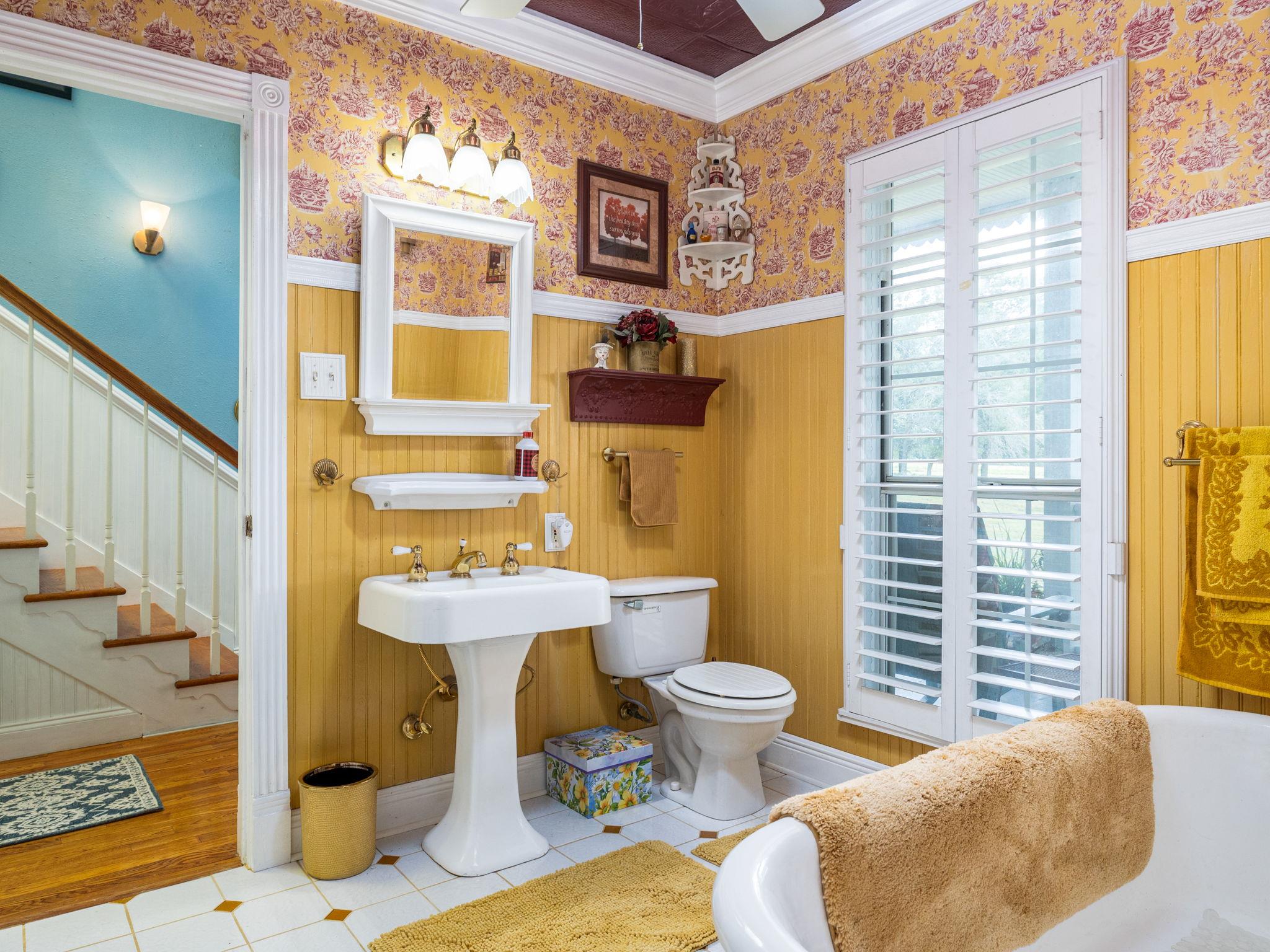 1065 Private Road 7041