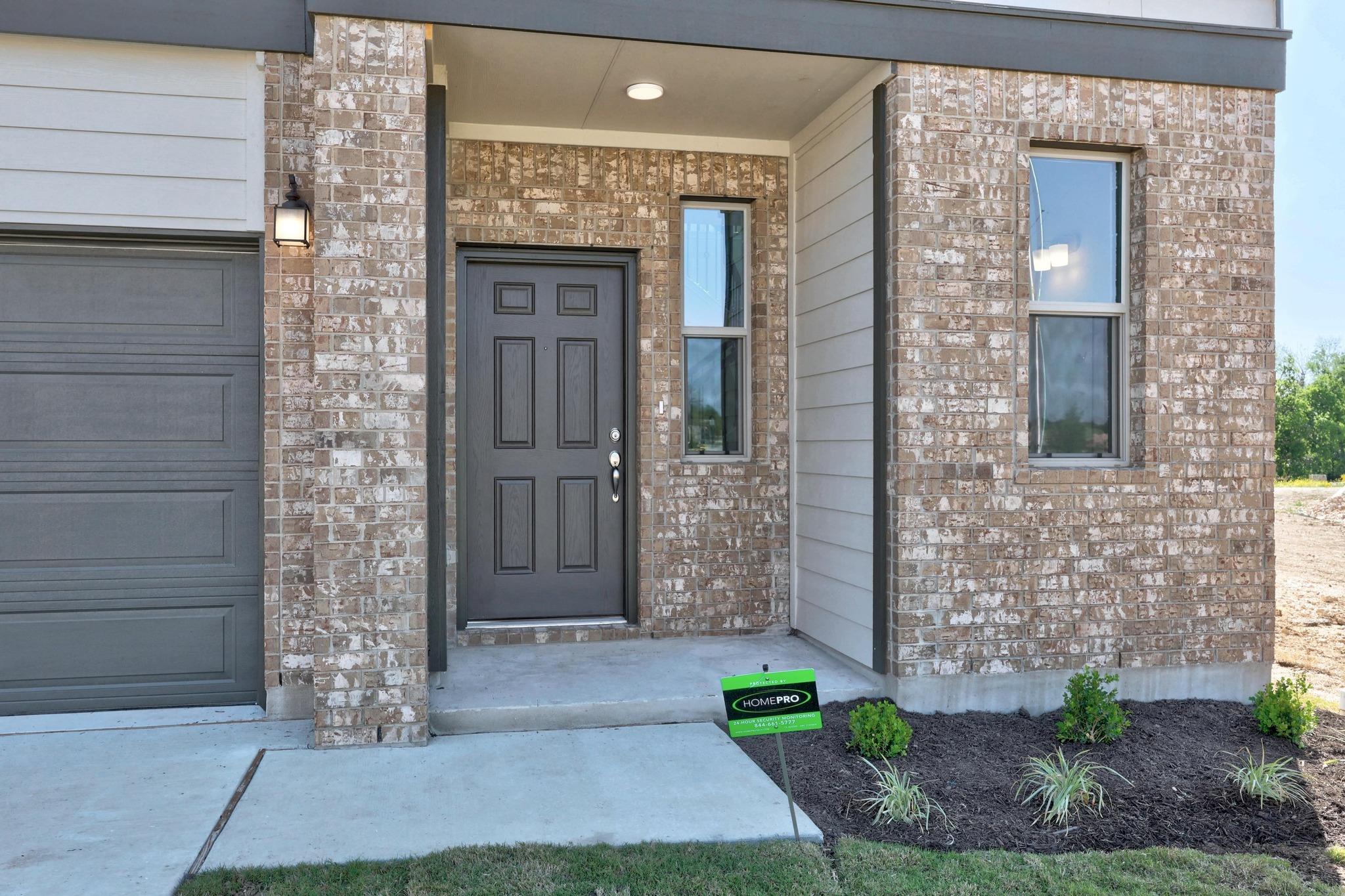 1121 Adam Wayne LN