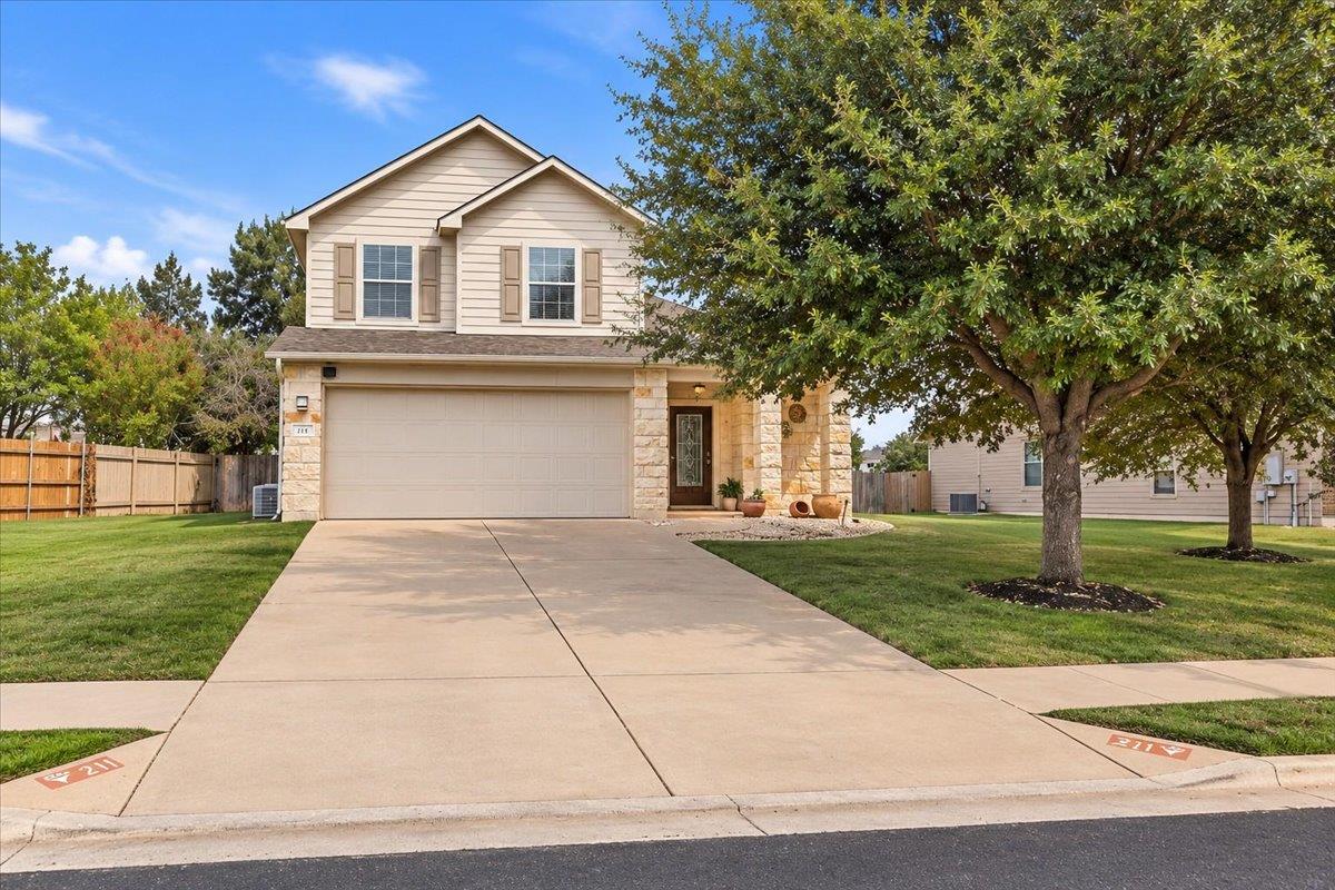 211 Falcon LN
