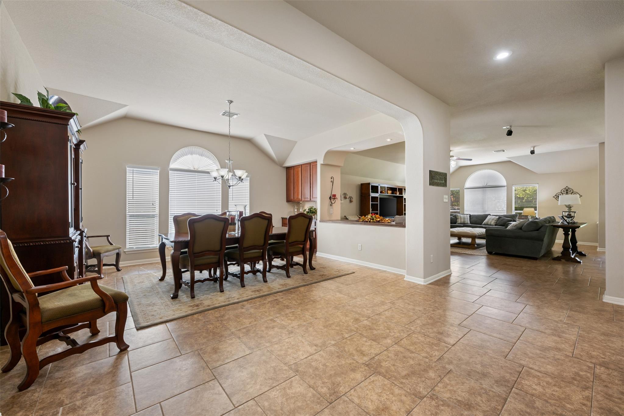 3509 Twin Branch DR