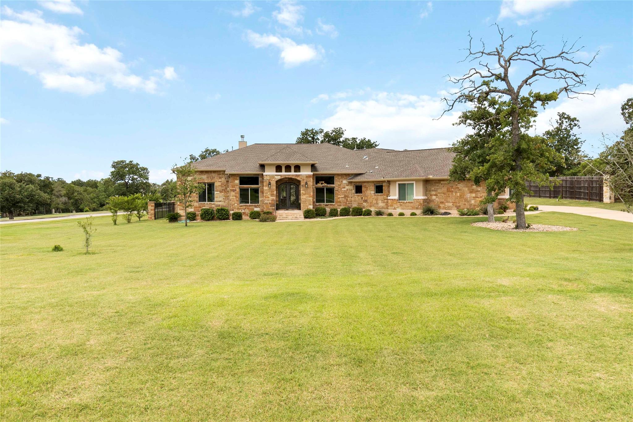 106 Packsaddle DR