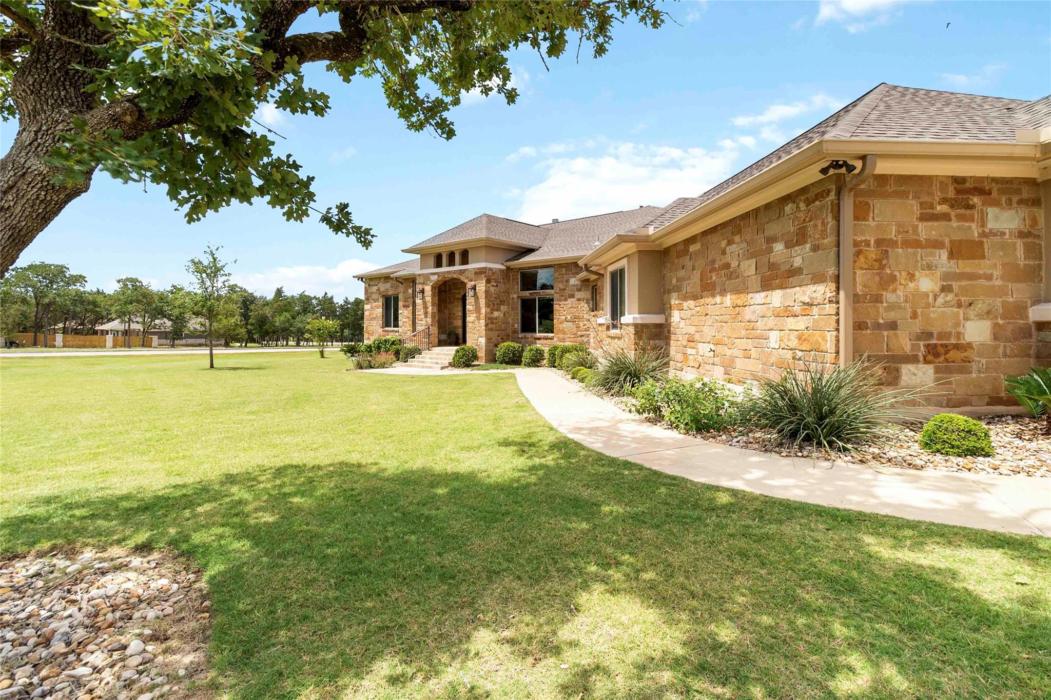 106 Packsaddle DR
