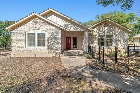 Photo of 128 Mockingbird LN, Georgetown, TX 78633 (MLS # 2469524)