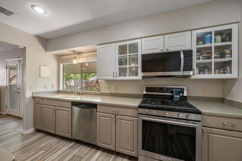 Photo of 1300 Neans DR, Austin, TX 78758 (MLS # 6448330)