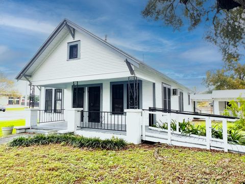 A home in La Grange