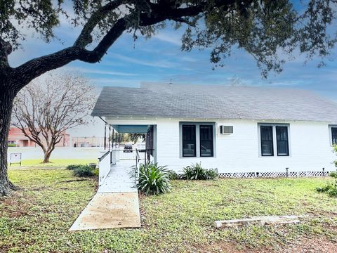 A home in La Grange