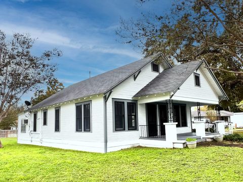 A home in La Grange