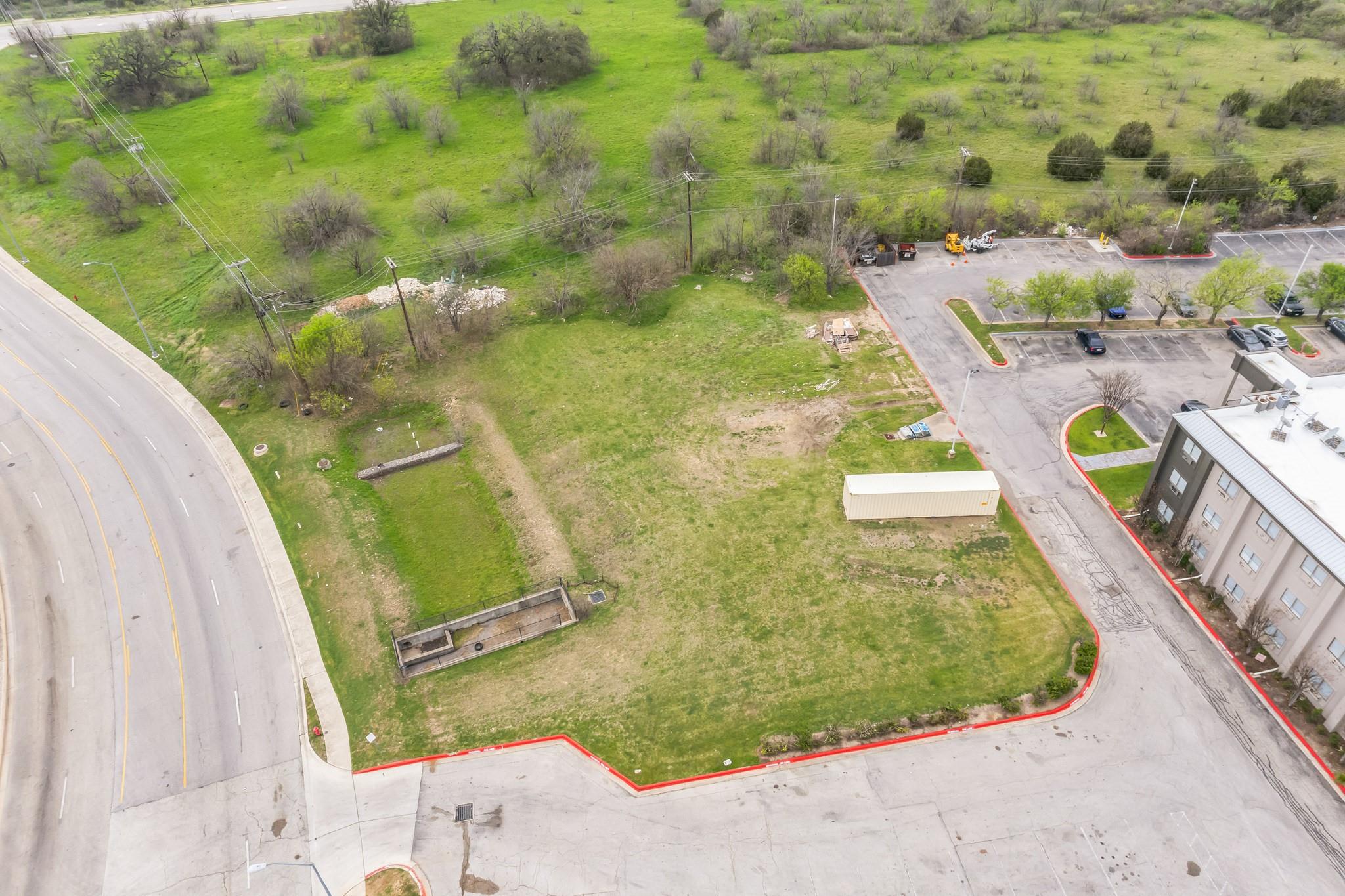 350 Chisholm PKWY
