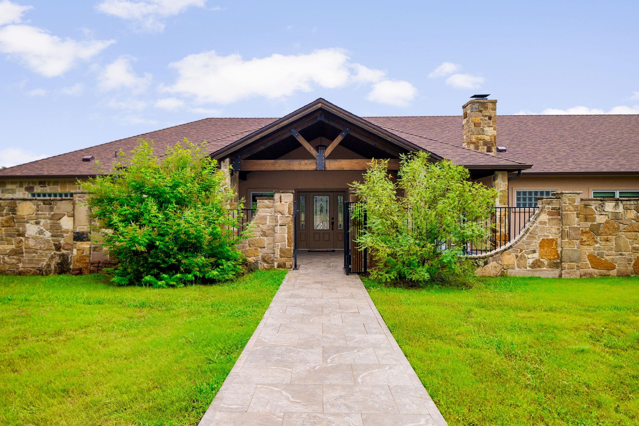 205 Buckingham DR