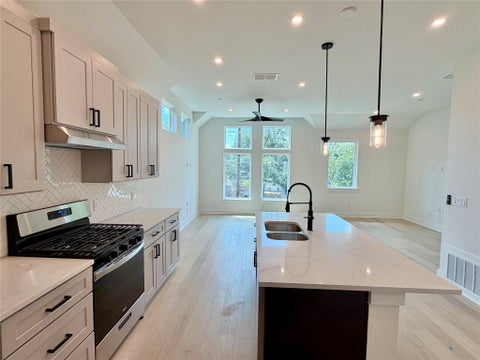 Tiny photo for 200 W 56th ST #8104, Austin, TX 78751 (MLS # 7703835)