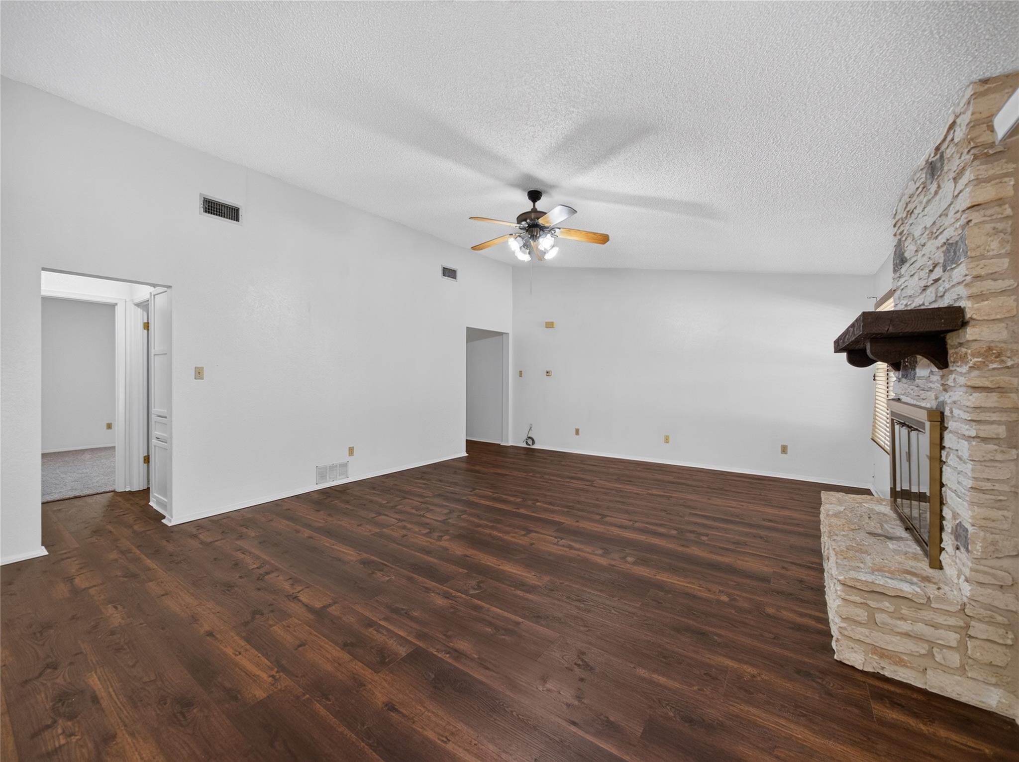 504 Pintail LN